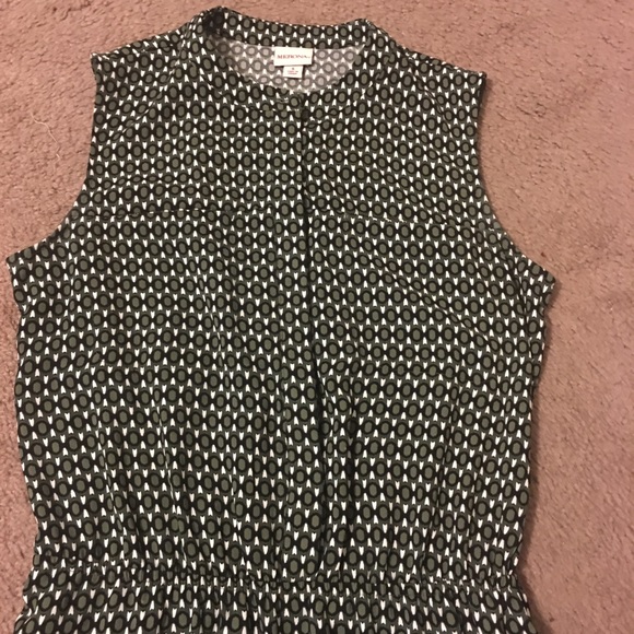 Green, black and white dress - Picture 2 of 3